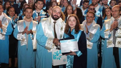 ALKÜ’nün 10. yılında mezuniyet coşkusu