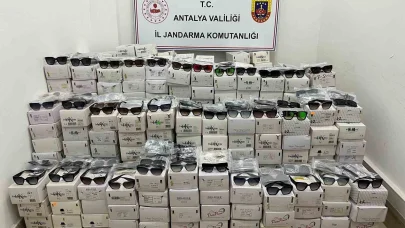 Antalya’da 16 bin adet kaçak güneş gözlüğü yakalandı