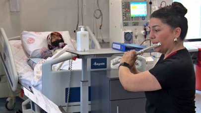 Antalya’da diyaliz merkezinde notalarla tedavi