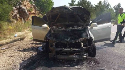 Antalya’da seyir halindeki cip alev aldı