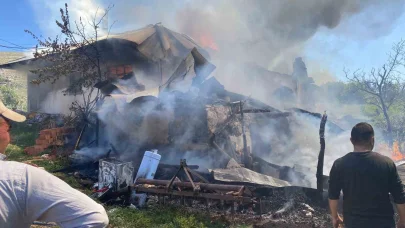 Antalya’da yaşlı çiftin evi yandı, iki kurbanlığı telef oldu