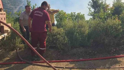 Antalya’daki 2 orman yangınından 1’i kontrol altına alındı