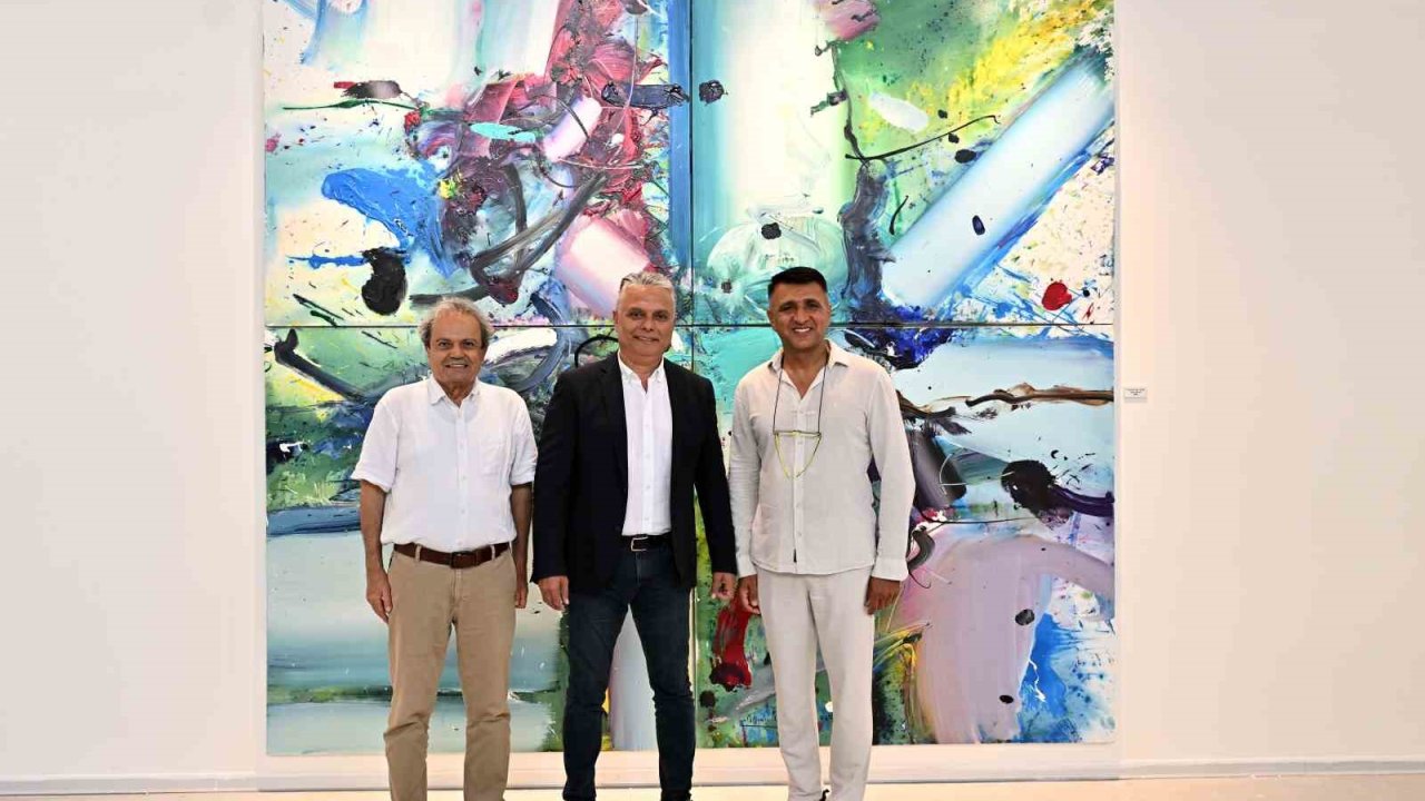 Muratpaşa Belediye Başkanı Ümit Uysal: "Sanattan vazgeçmiyoruz"
