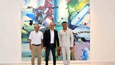 Muratpaşa Belediye Başkanı Ümit Uysal: "Sanattan vazgeçmiyoruz"