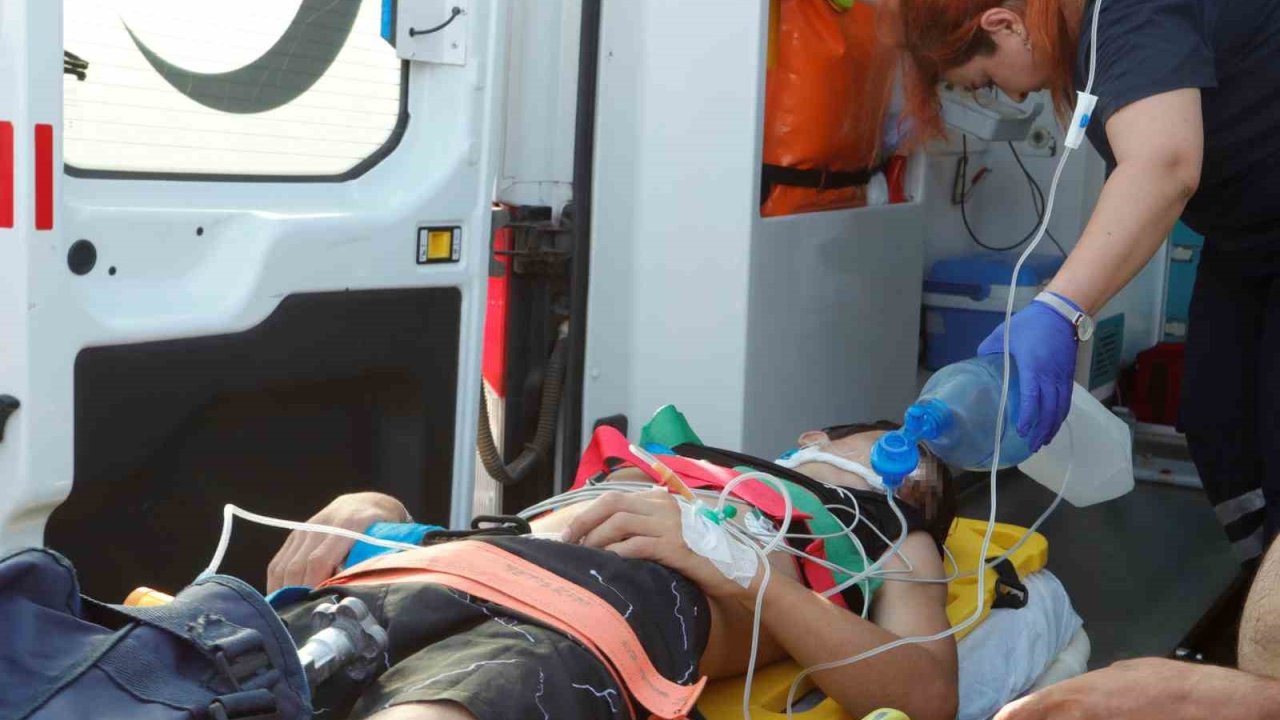 Falezlerden ölümüne atlayış denemesi hastanede bitti, 18 yaşındaki genç ağır yaralandı
