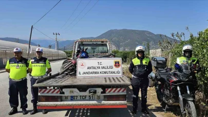 Jandarma denetimlerinde 98 motosiklet trafikten men edildi