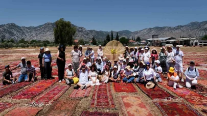 Özel gereksinimli çocuklar, kilim tarlalarını gezdi