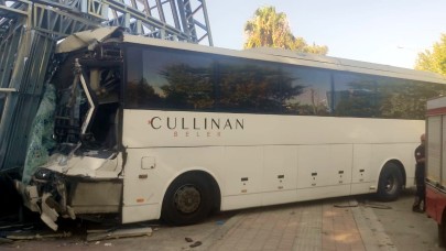 Antalya'da zincirleme kaza: 26 yaralı