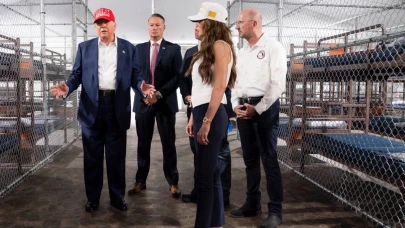 Trump, yeni hapishane 'Timsah Alcatraz'ı gezdi