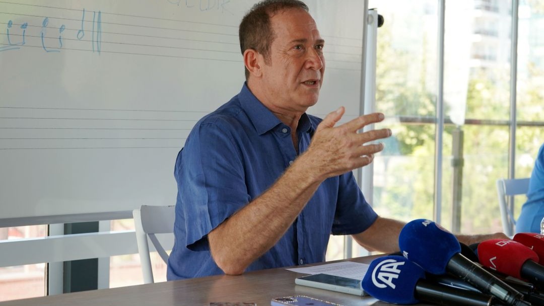 Sümer Ezgü: Müzik yozlaşırsa toplum da çürür