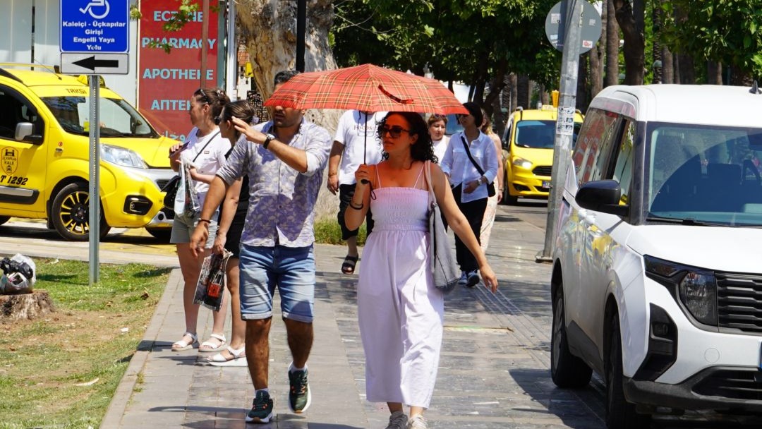 Antalya'yı nem bulutları kapladı