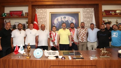 Başkan Kumul, şampiyon pehlivanları ağırladı