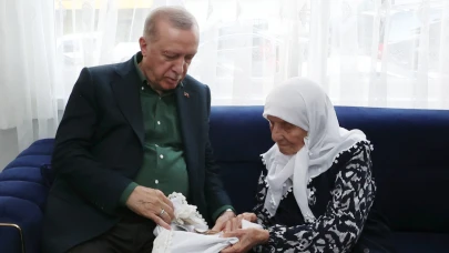 Cumhurbaşkanı Erdoğan'dan, 15 Temmuz'da 2 oğlu şehit olan anneye ziyaret