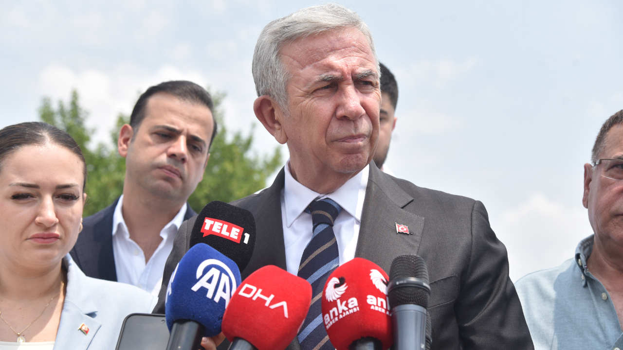Mansur Yavaş, cezaevindeki Muhittin Böcek'i ziyaret etti