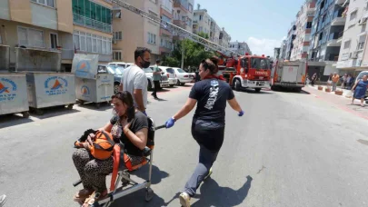 Antalya’da apartmanda çıkan yangında 7’si çocuk 10 kişi dumandan etkilendi