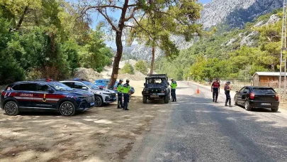 Antalya’da safari araçlarına denetim: 4 araç trafikten men edildi