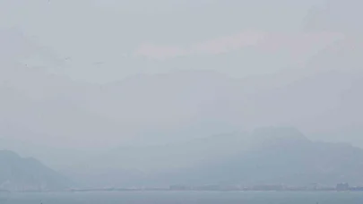 Antalya’nın simgesi Beydağları nem bulutu arasında kayboldu