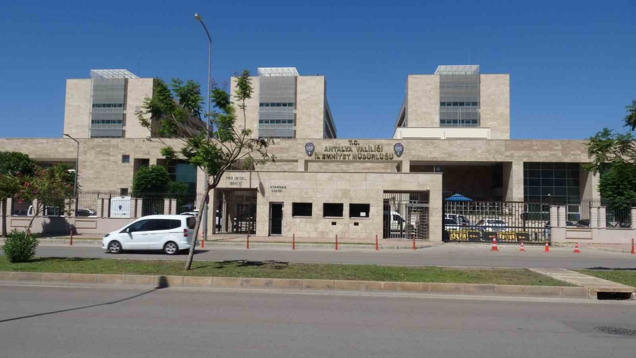 Büyükşehir Belediye Başkanı Muhittin Böcek’in ifadesi alınmaya başlandı