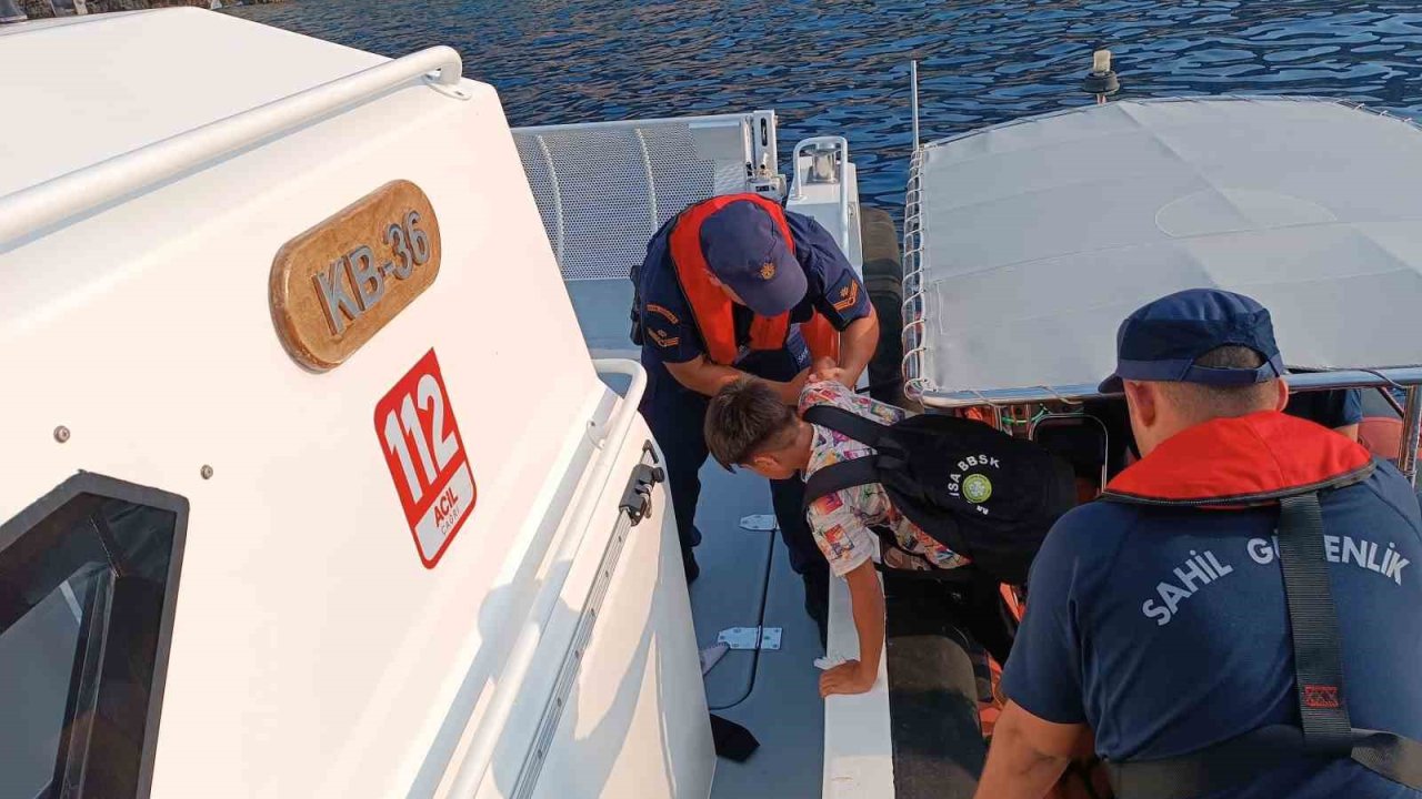 Kaş’ta 21 düzensiz göçmen ve 1 organizatör yakalandı