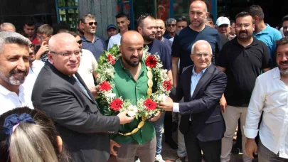 Kırkpınar Başpehlivanı Orhan Okulu baba ocağında coşku ile karşılandı