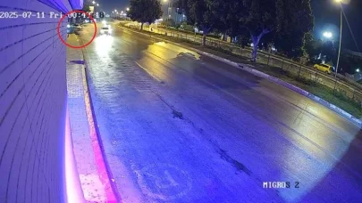 Lunapark dönüşündeki baba ve oğlunu hayattan koparan kazanın güvenlik kamerası ortaya çıktı