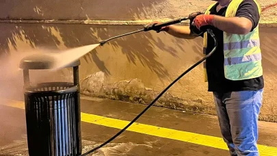 Manavgat Belediyesi’nden yaz yoğunluğuna özel temizlik seferberliği