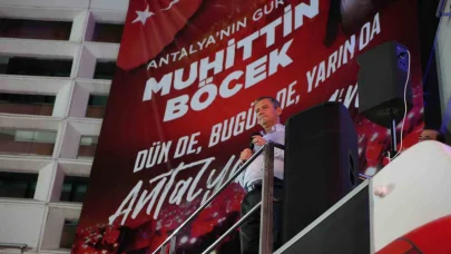 Özgür Özel’den Antalya’da miting