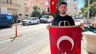 Polonya uyruklu şahıs Türk bayrağını alıp götürdü, polis bulup sahibine teslim etti