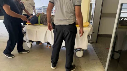 Sağlık ekipleri, evinin önünde düşen kadın için 4 buçuk saat yolculuk yaptı