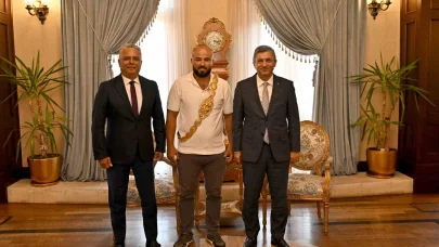 Vali Şahin, Kırkpınar başpehlivanını ağırladı