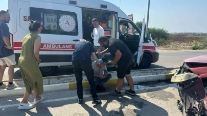 Virajı alamayan otomobil refüje çarptı. 1 yaralı