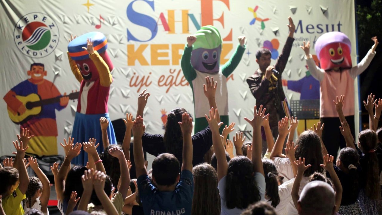 'Sahne Kepez' ile sanat sokakta, eğlence mahallelerde