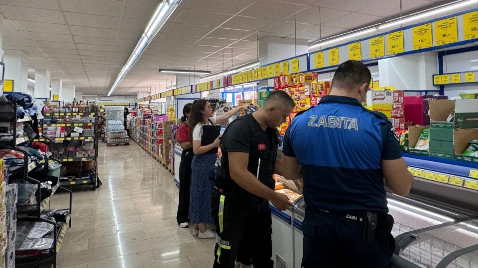 Zabıtadan marketlerde denetim