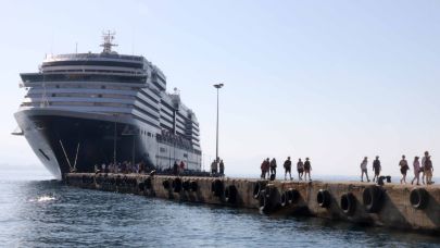 ABD'li turistler kruvaziyerle Alanya'ya geldi