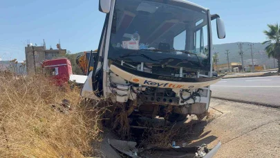 Antalya’da tur otobüsü drenaj hendeğine girdi: 23 yaralı