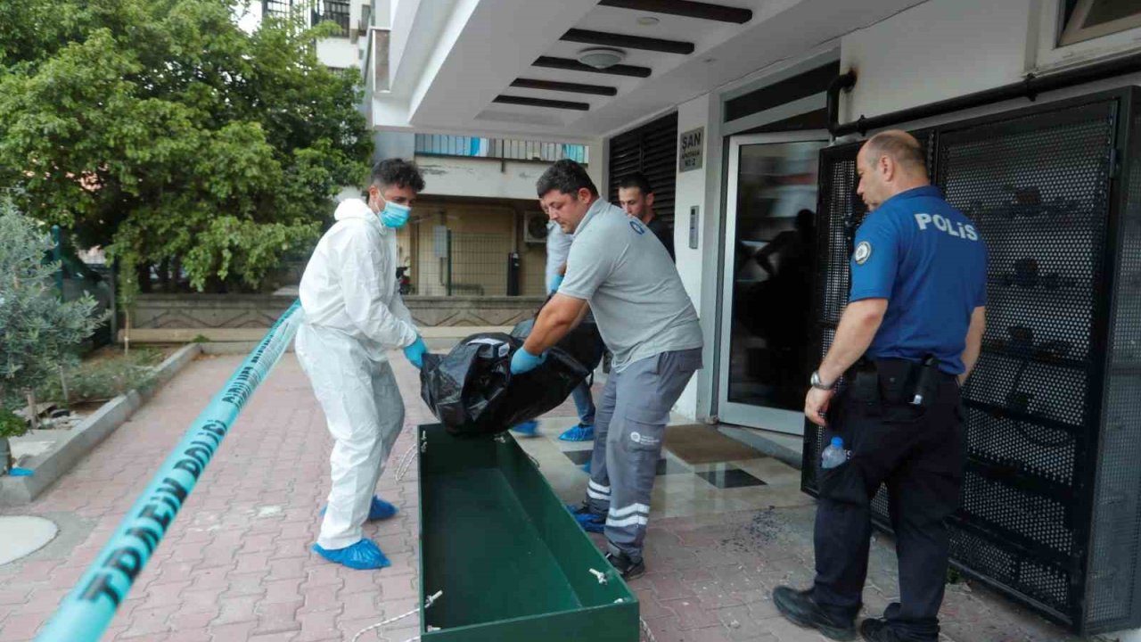 Banyoda boğazı kesilerek öldürülmüştü: 3 şüpheli adliyeye sevk edildi