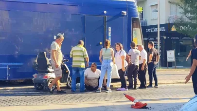 Engelli vatandaş akülü aracıyla tramvaya çarptı