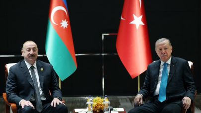 Cumhurbaşkanı Erdoğan, Azerbaycan Cumhurbaşkanı Aliyev ile bir araya geldi