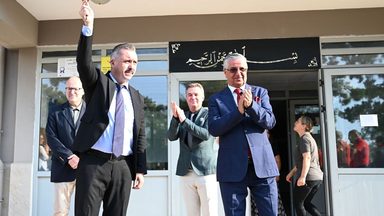 Kemer'de yeni eğitim ve öğretim yılı başladı