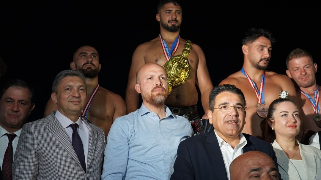 Elmalı’da başpehlivan Enes Doğan