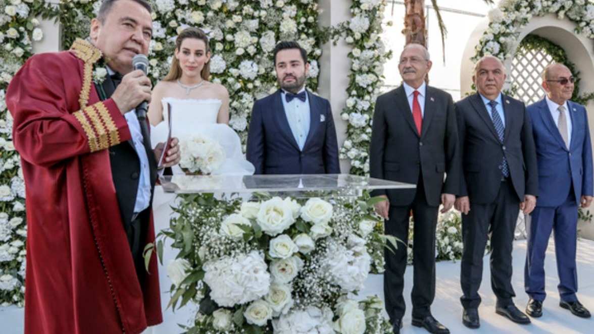 Antalya'da belediyeye yönelik 5'inci dalga 'rüşvet' operasyonunda 20 kişi gözaltına alındı