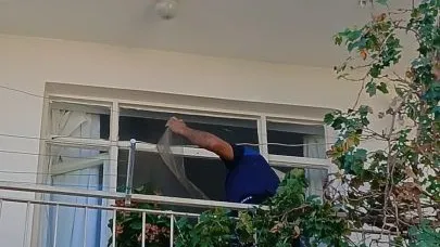 Anahtarını unutan kadının yardımına zabıta yetişti