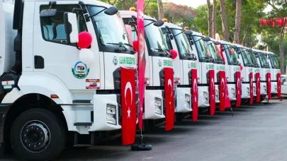 Serik Belediyesi'nde 10 yeni çöp kamyonu