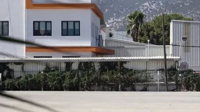 Ayrıldığı fabrikayı bastı, 1 işçiyi yaraladı