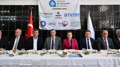 Özdemir: Hal esnafı ve üreticilerimizin yanında olmaya devam edeceğiz