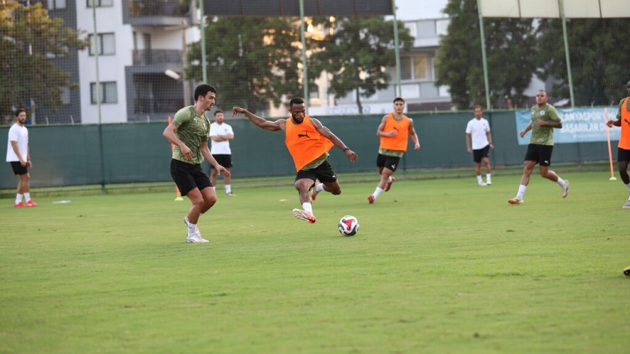 Alanyaspor, Fenerbahçe maçı hazırlıklarına başladı