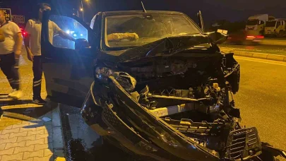 Antalya’da 3 aracın karıştığı kazada 5 kişi yaralandı
