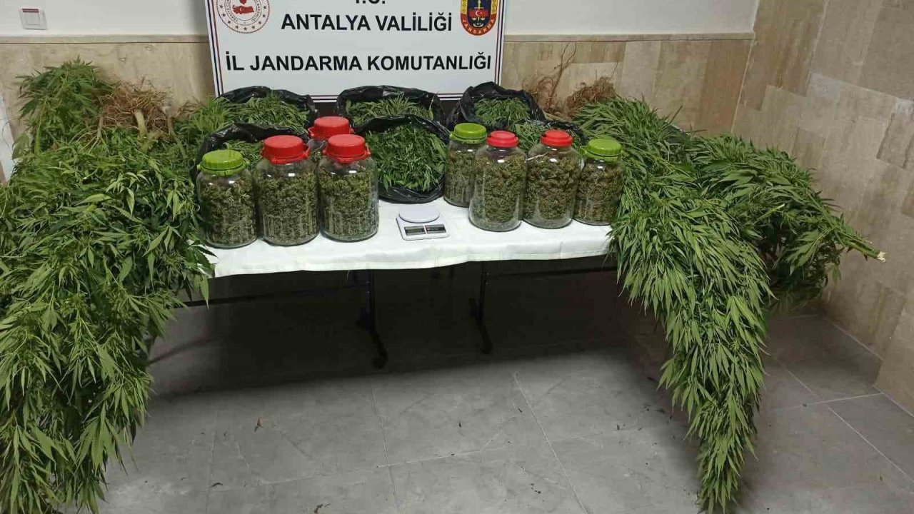 Antalya’da 43 kilo uyuşturucu madde ele geçirildi