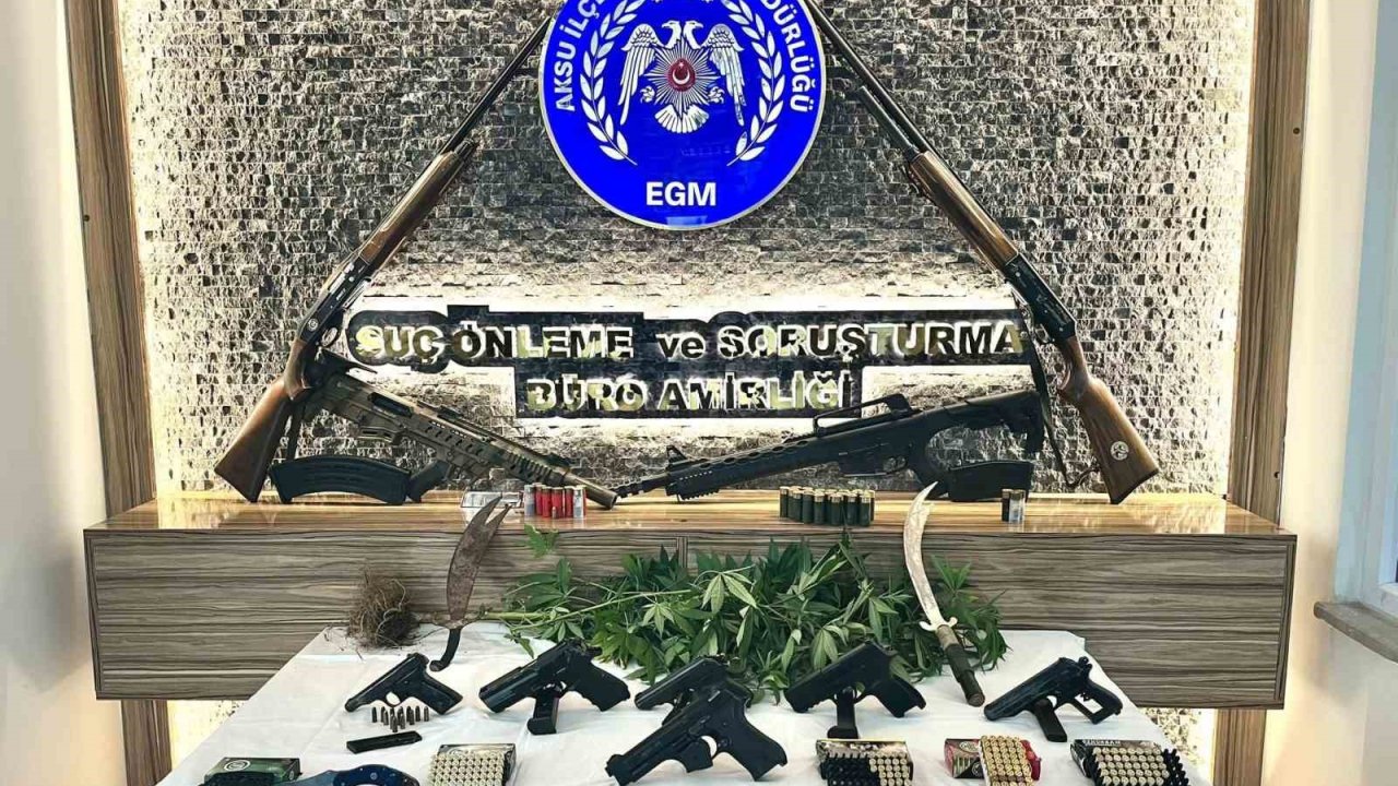 Antalya’da çok sayıda ruhsatsız silah ele geçti: 9 gözaltı