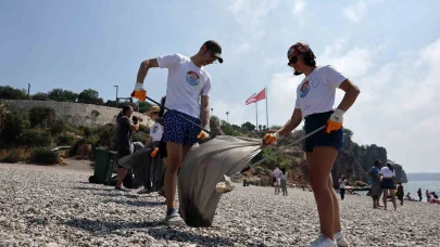 Antalya’da deniz gönüllüleri kıyı temizliğinde buluşacak